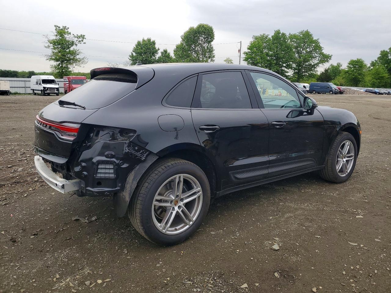 2026 Porsche Macan Base - Image 3