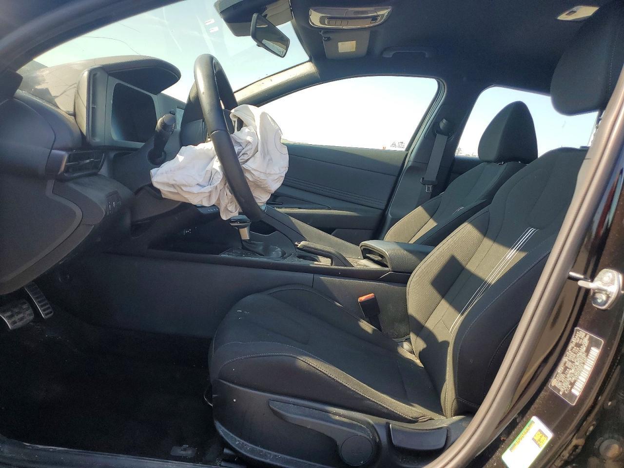 2025 Hyundai Elantra Sel Sport - Фото 7