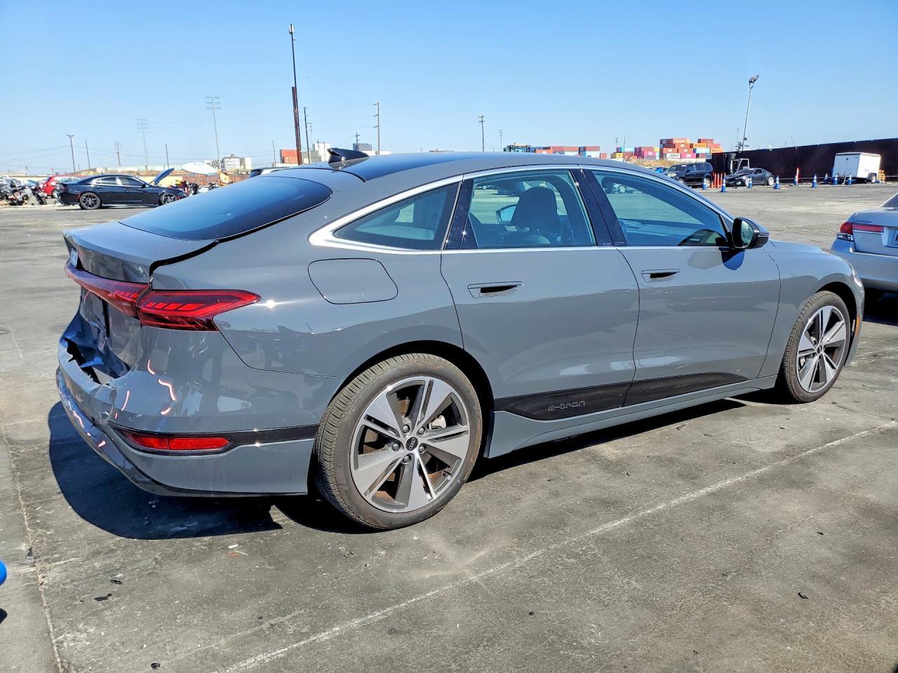 2025 Audi A6 E-Tron Premium Plus 55 - Фото 3
