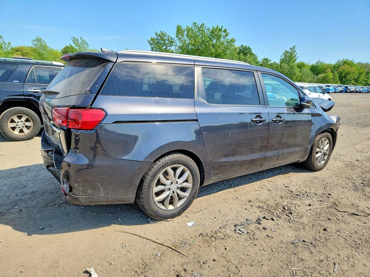 2019 Kia Sedona Ex - Image 3