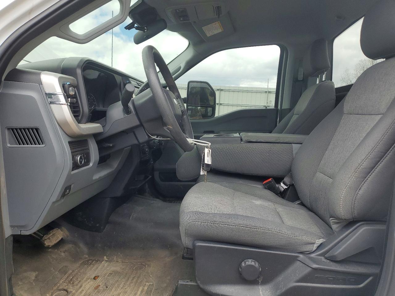 2025 Ford F350 Super Duty - Фото 7