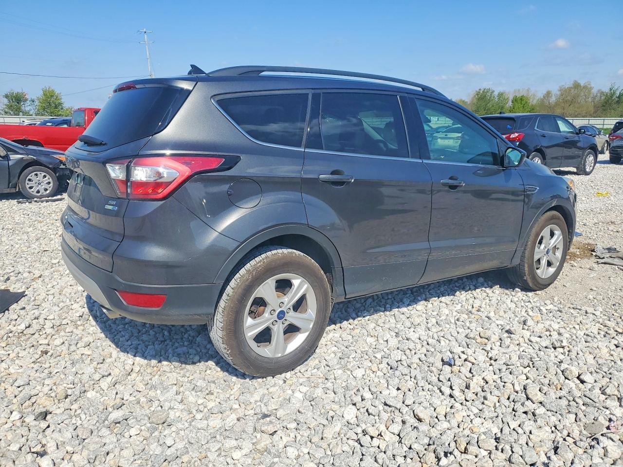 2018 Ford Escape Se - Фото 3