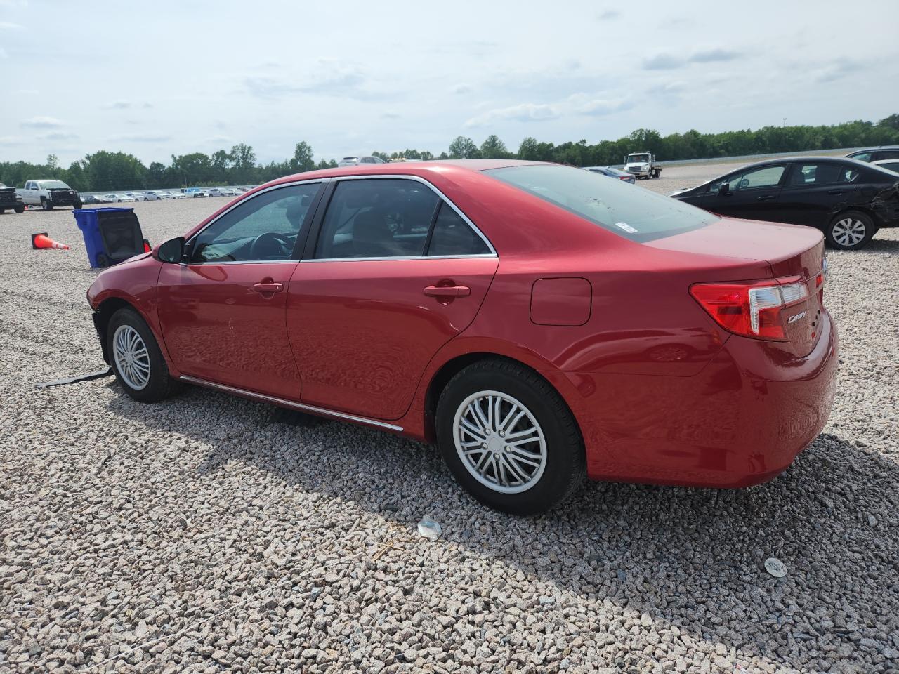 2012 Toyota Camry Le - Фото 2