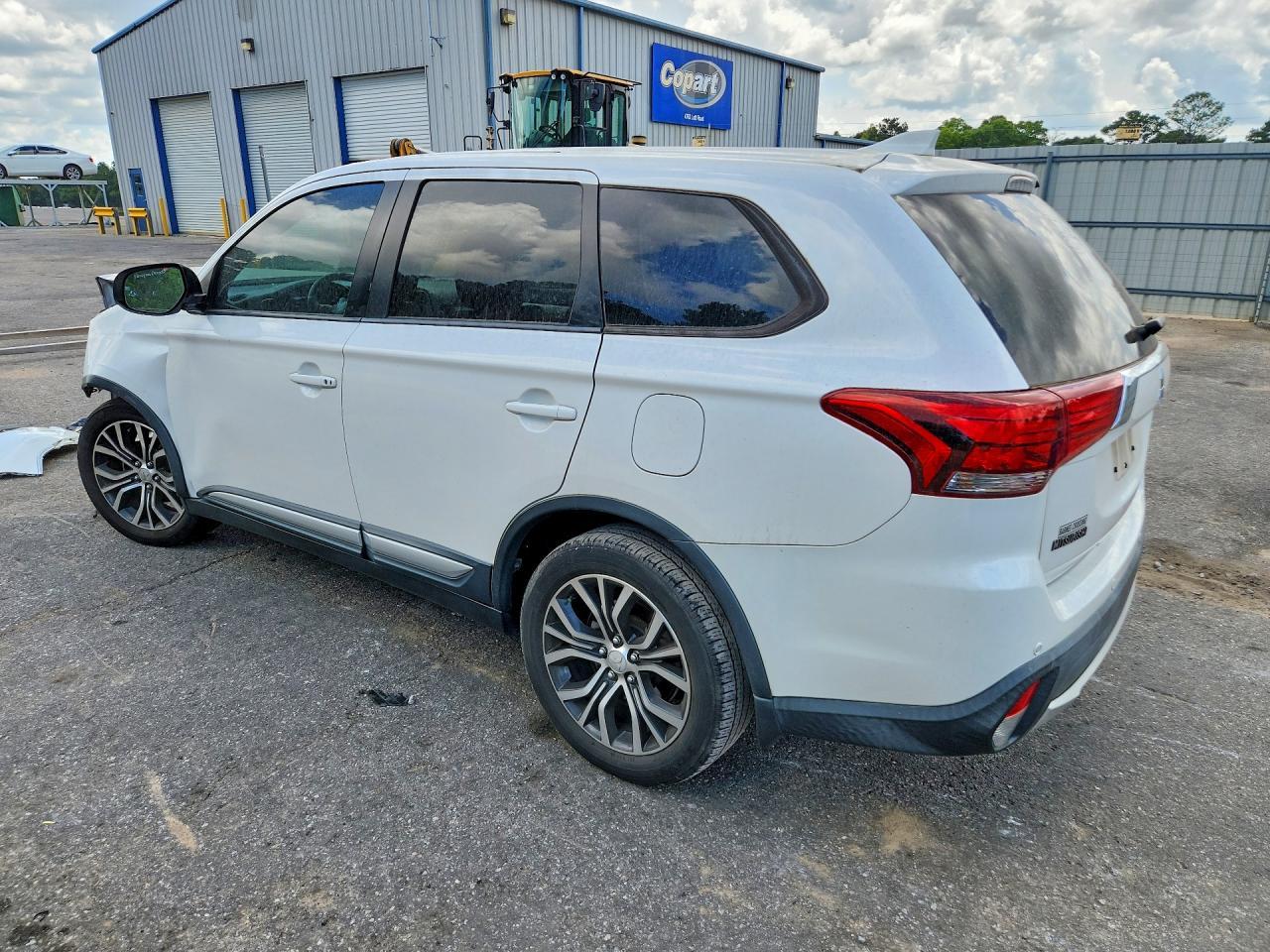 2018 Mitsubishi Outlander Se - Фото 2