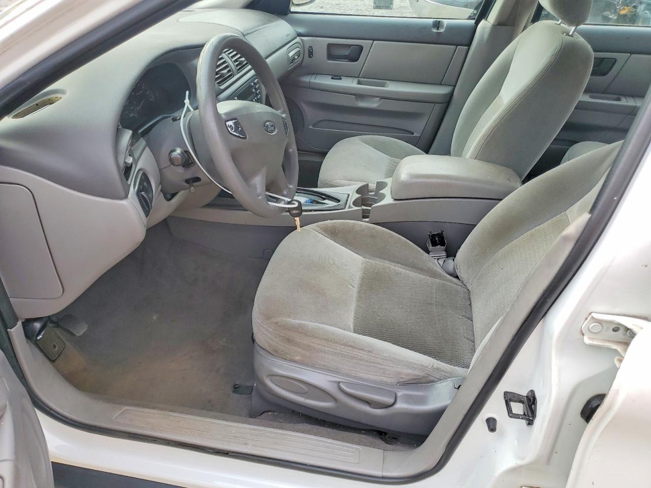 2003 Ford Taurus Se - Image 7