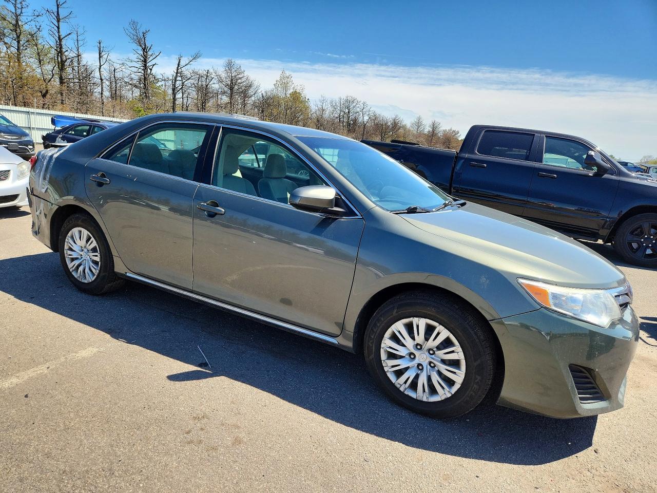 2012 Toyota Camry Le - Фото 4