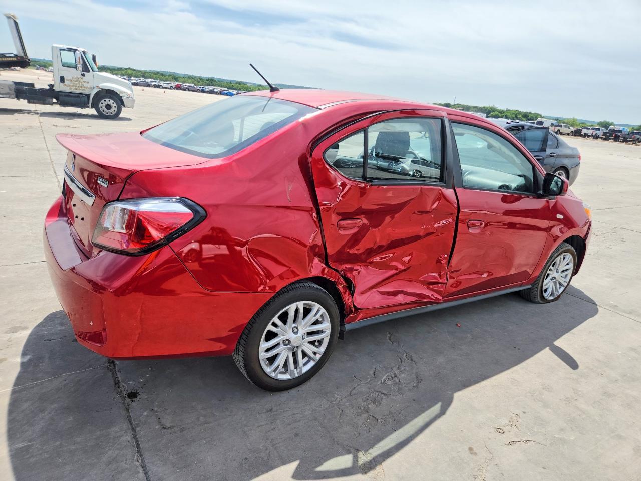 2024 Mitsubishi Mirage G4 Es - Image 3