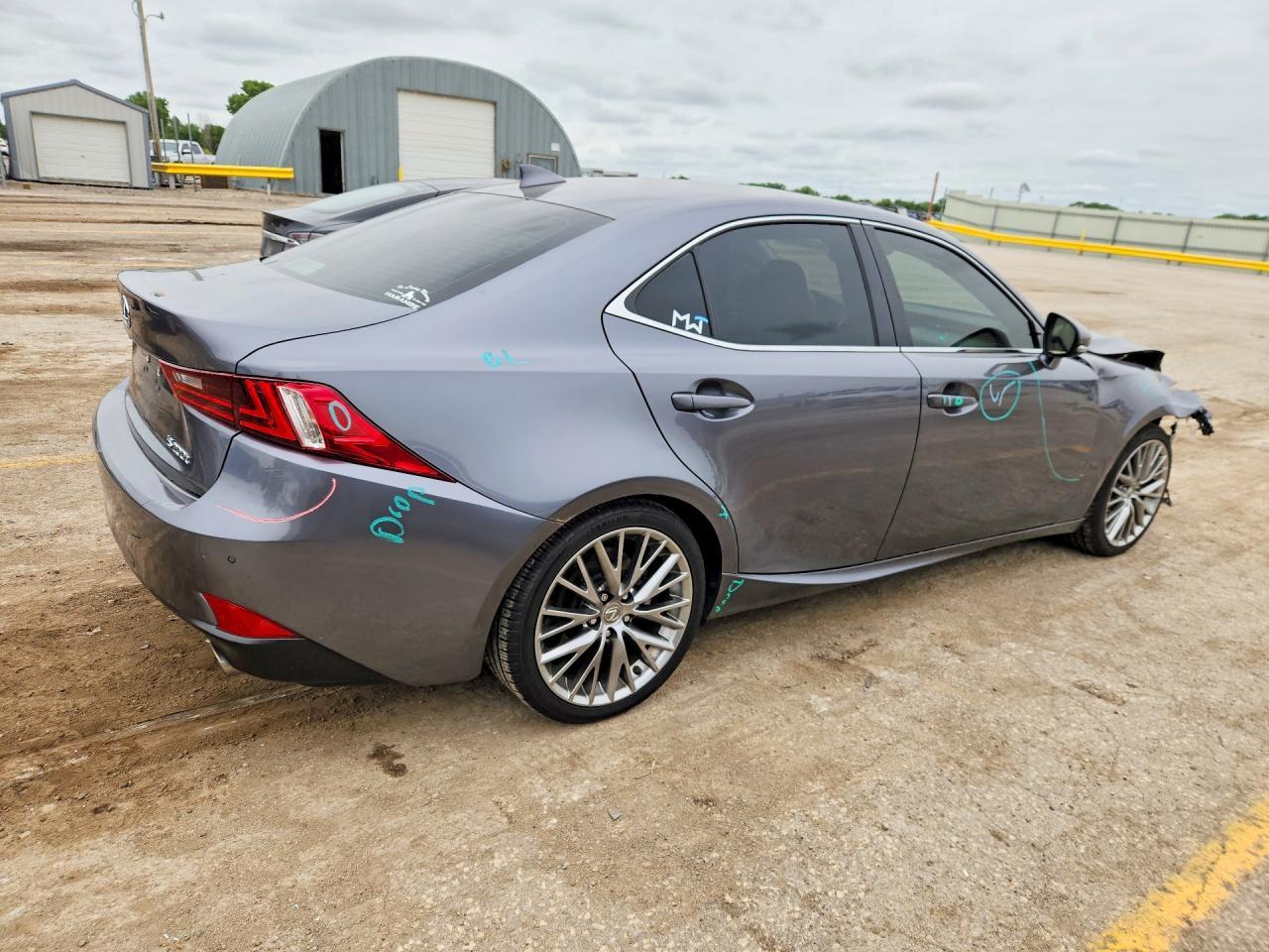 2016 Lexus Is 200T - Фото 3