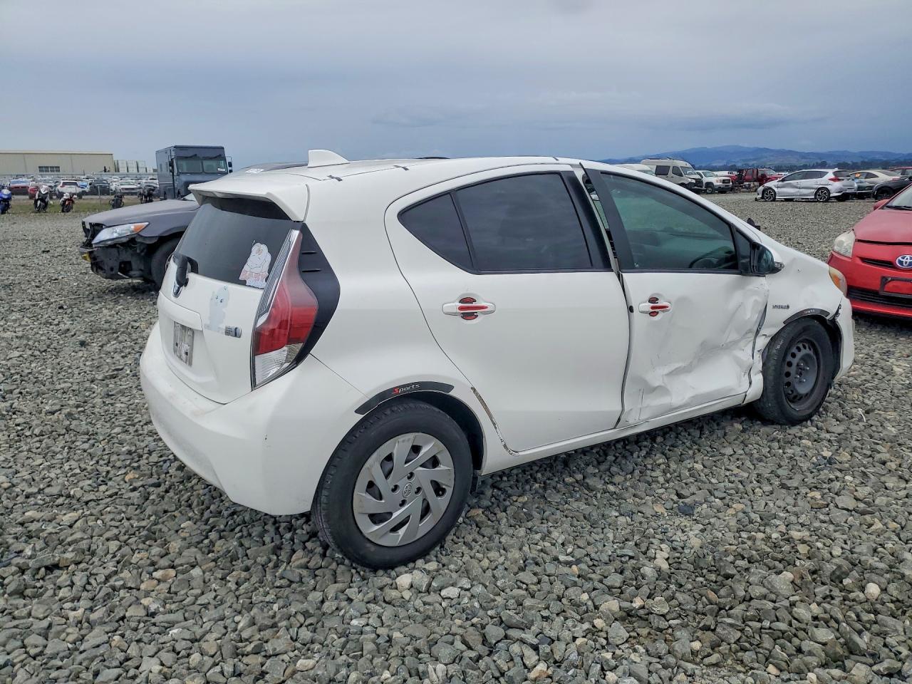 2016 Toyota Prius C Two - Image 3
