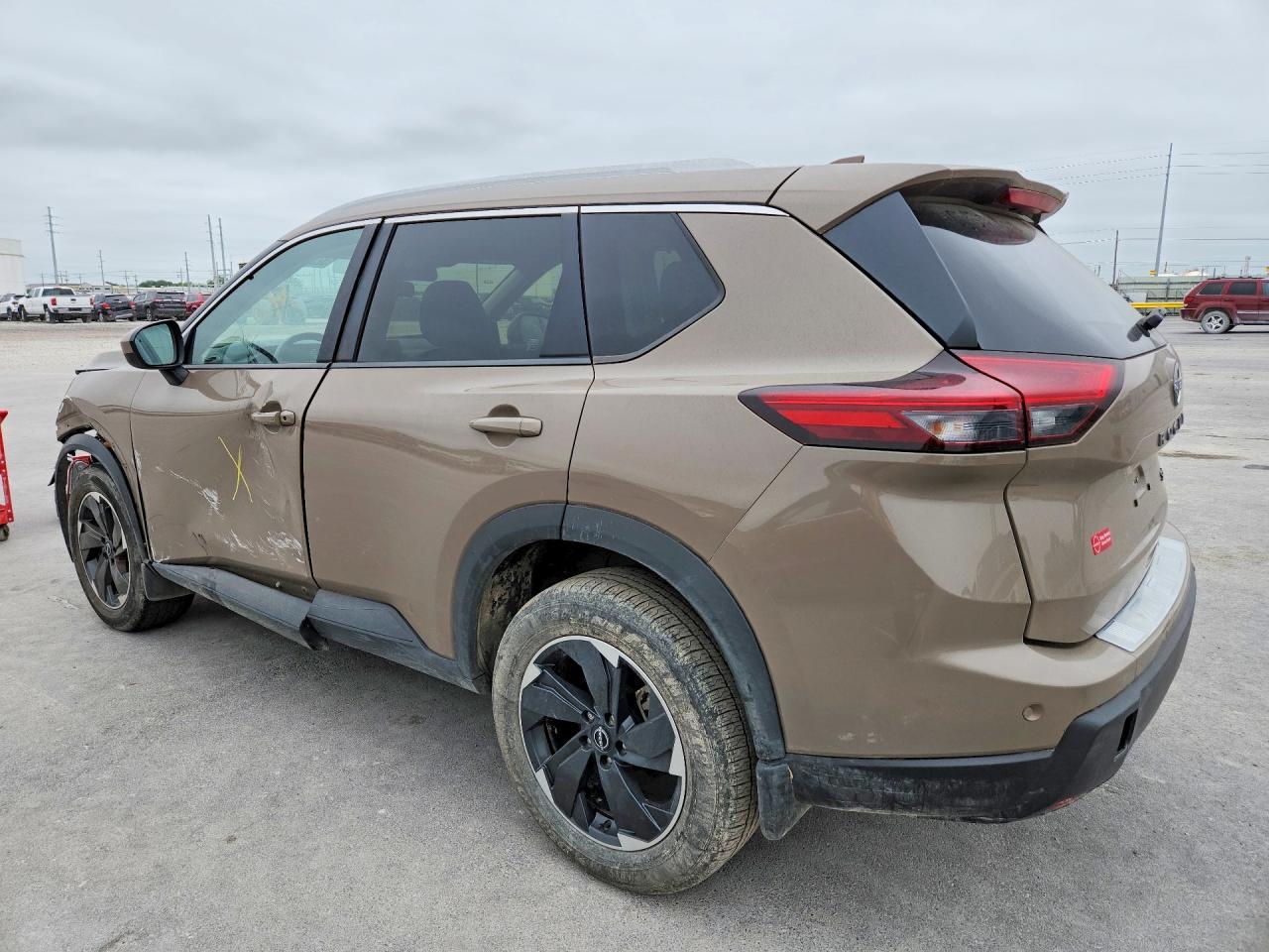 2024 Nissan Rogue Sv - Фото 2