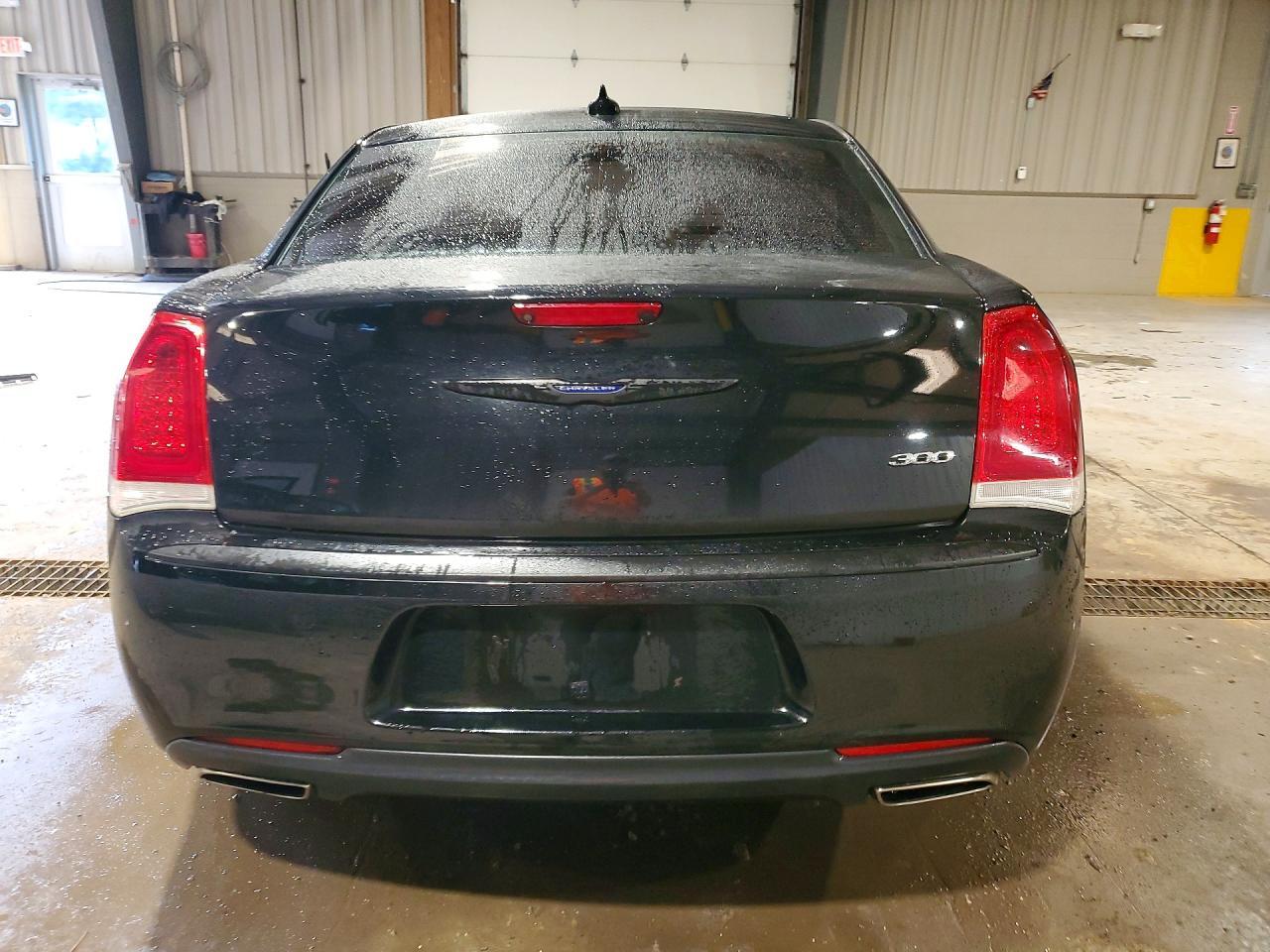 2019 Chrysler 300 Limited - Фото 6
