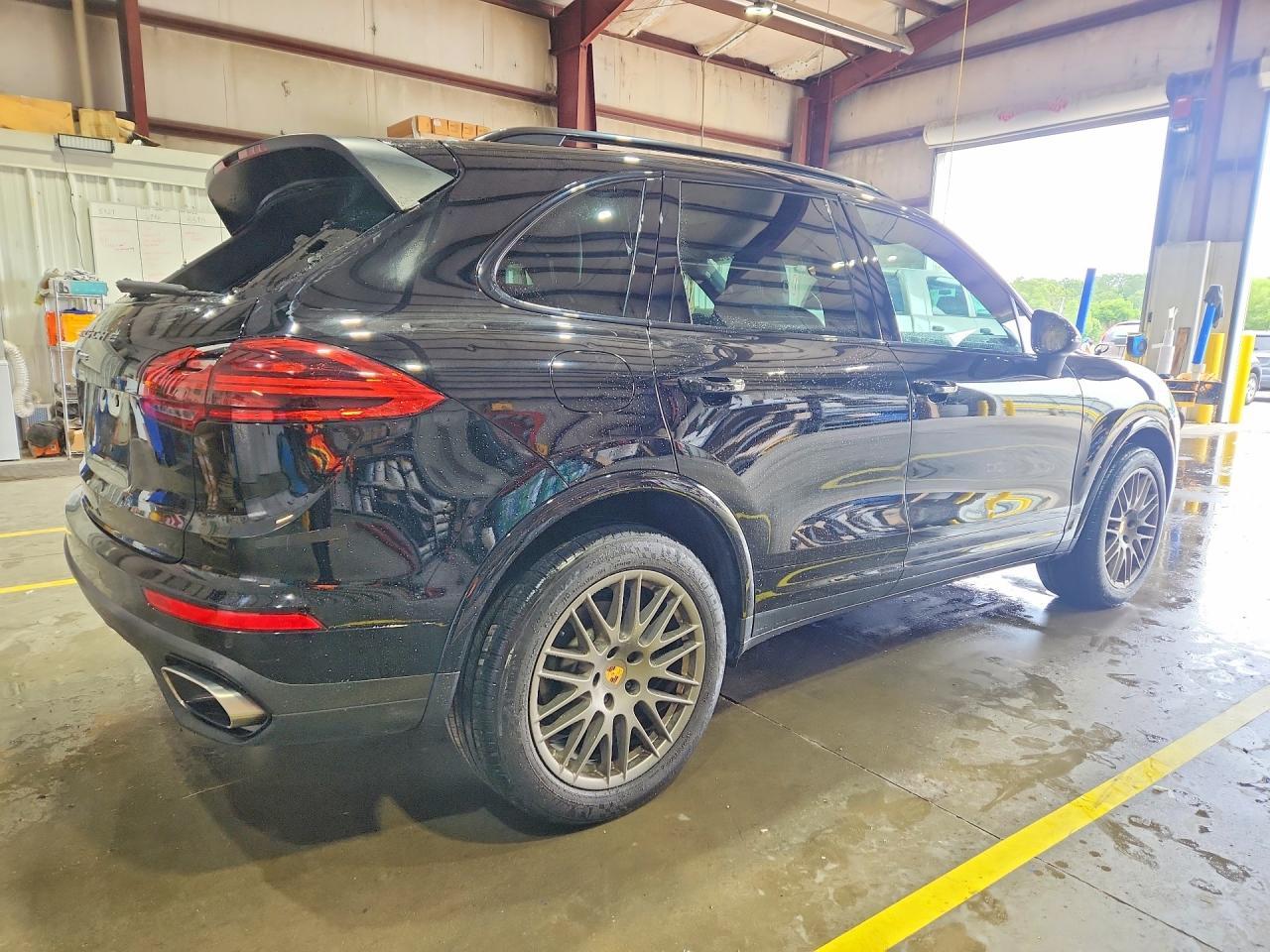 2017 Porsche Cayenne - Фото 3