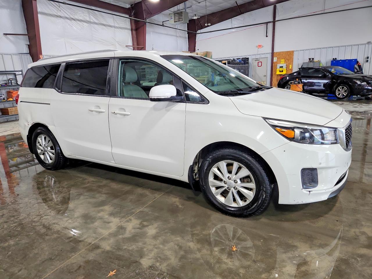 2017 Kia Sedona Lx - Фото 4
