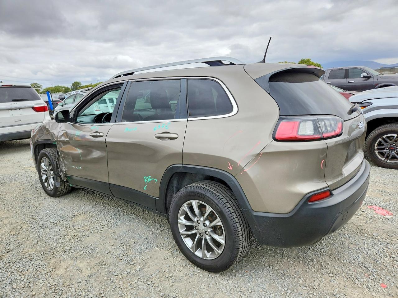 2019 Jeep Cherokee Latitude Plus - Image 2