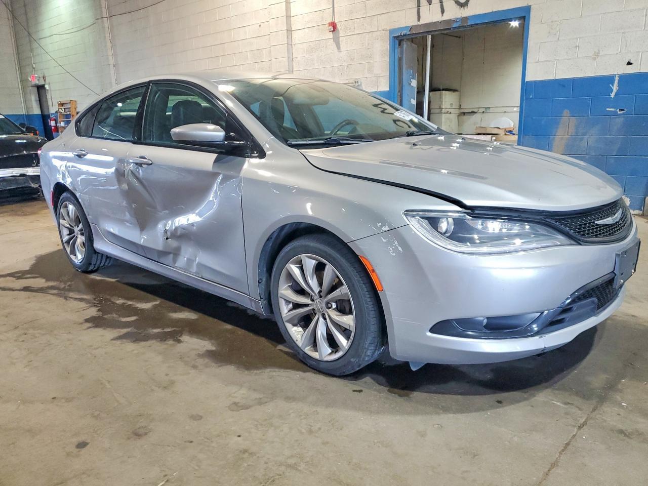 2015 Chrysler 200 S - Фото 4
