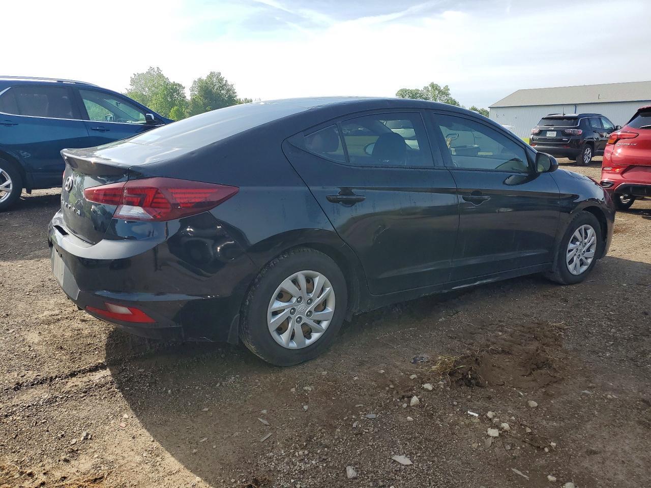 2020 Hyundai Elantra Se - Фото 3
