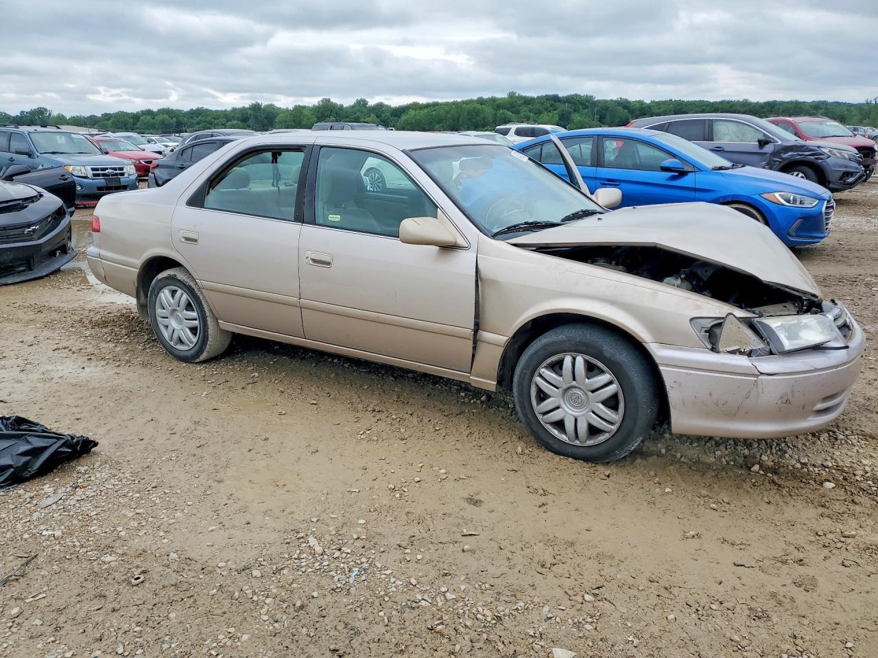 2001 Toyota Camry Le - Image 4