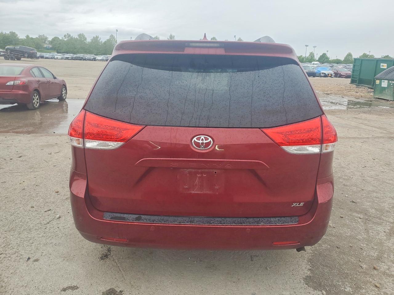 2013 Toyota Sienna - Image 6