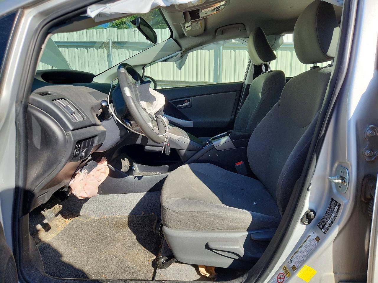 2015 Toyota Prius Two - Фото 7