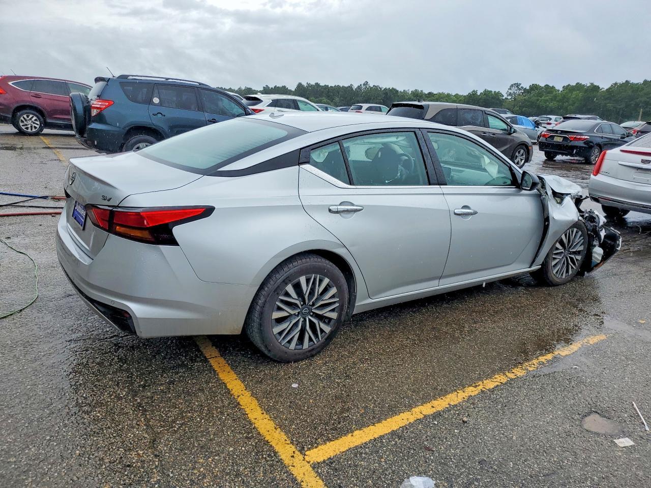 2024 Nissan Altima Sv - Image 3