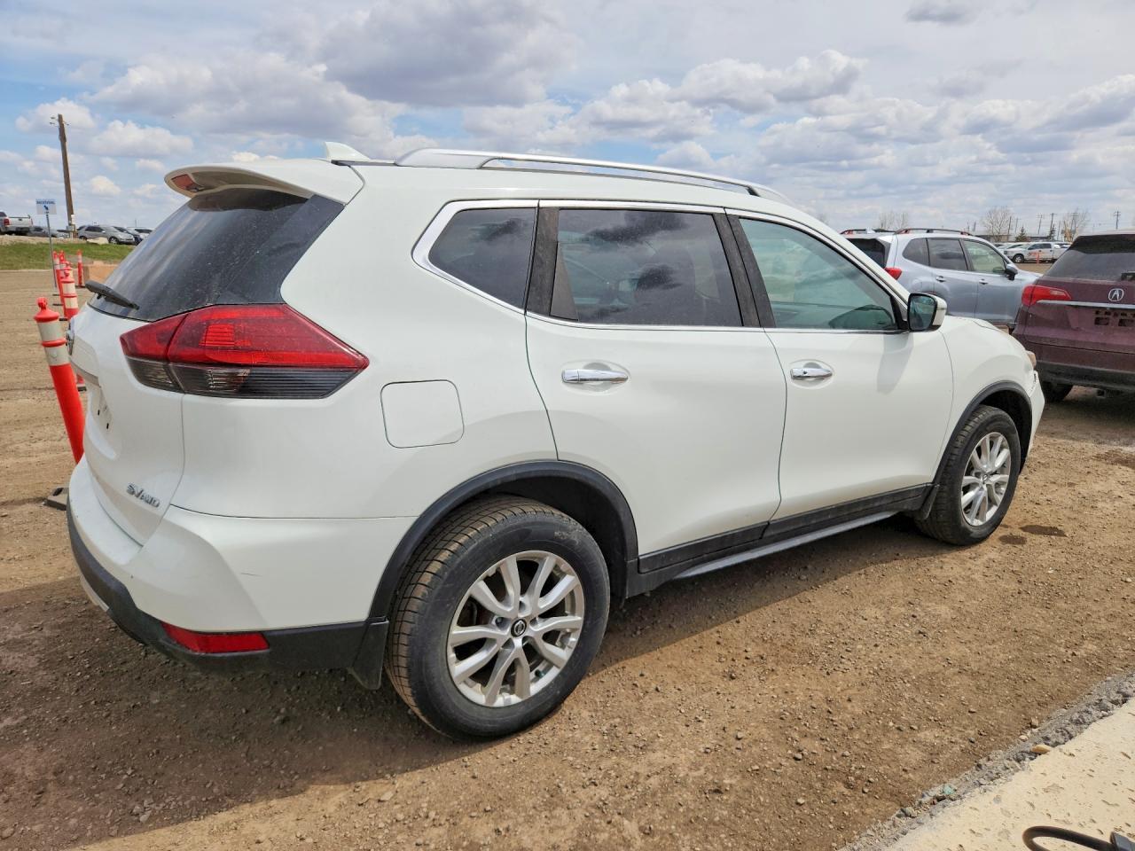 2018 Nissan Rogue S/Sv - Image 3