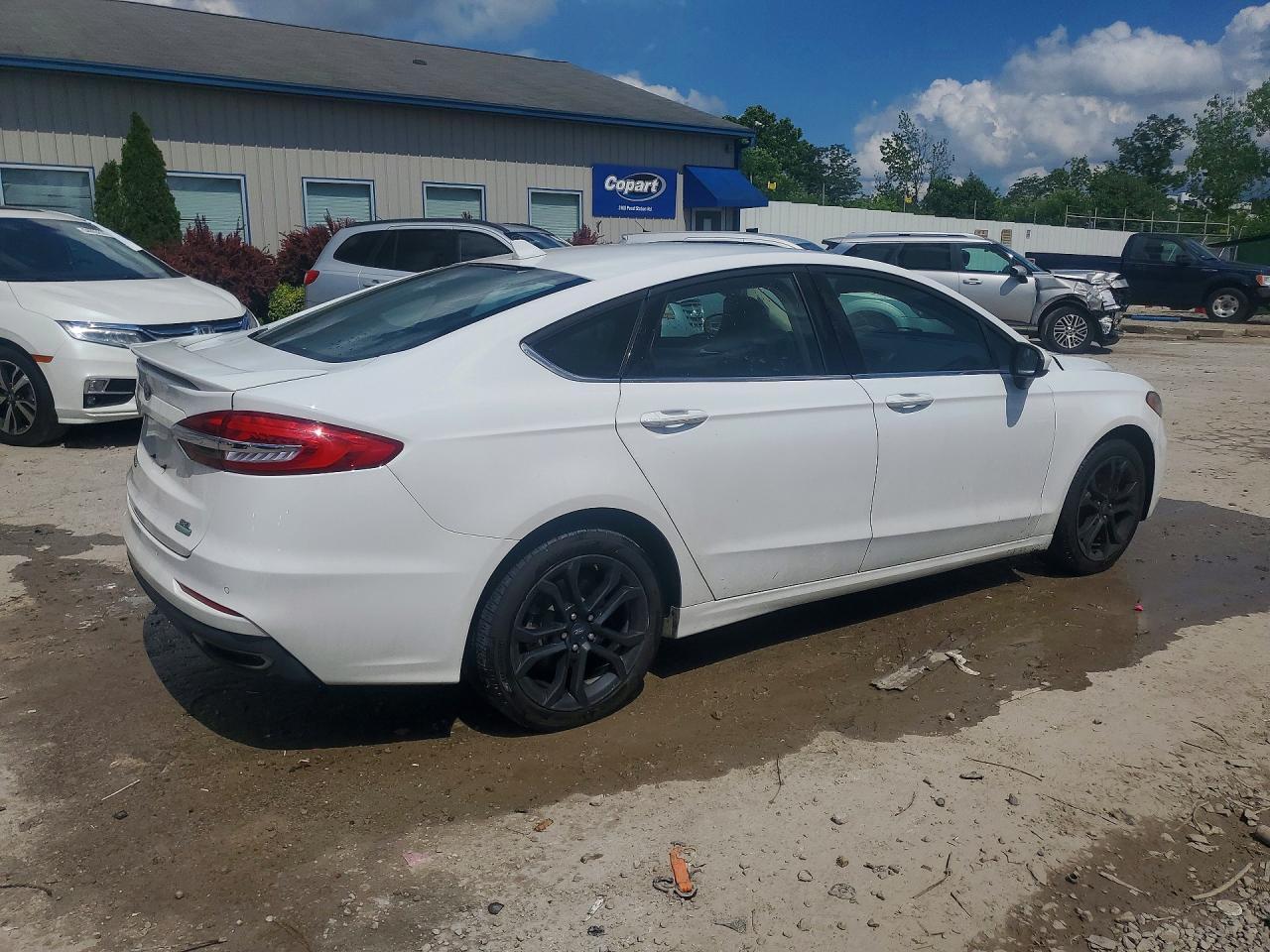 2019 Ford Fusion Se - Фото 3