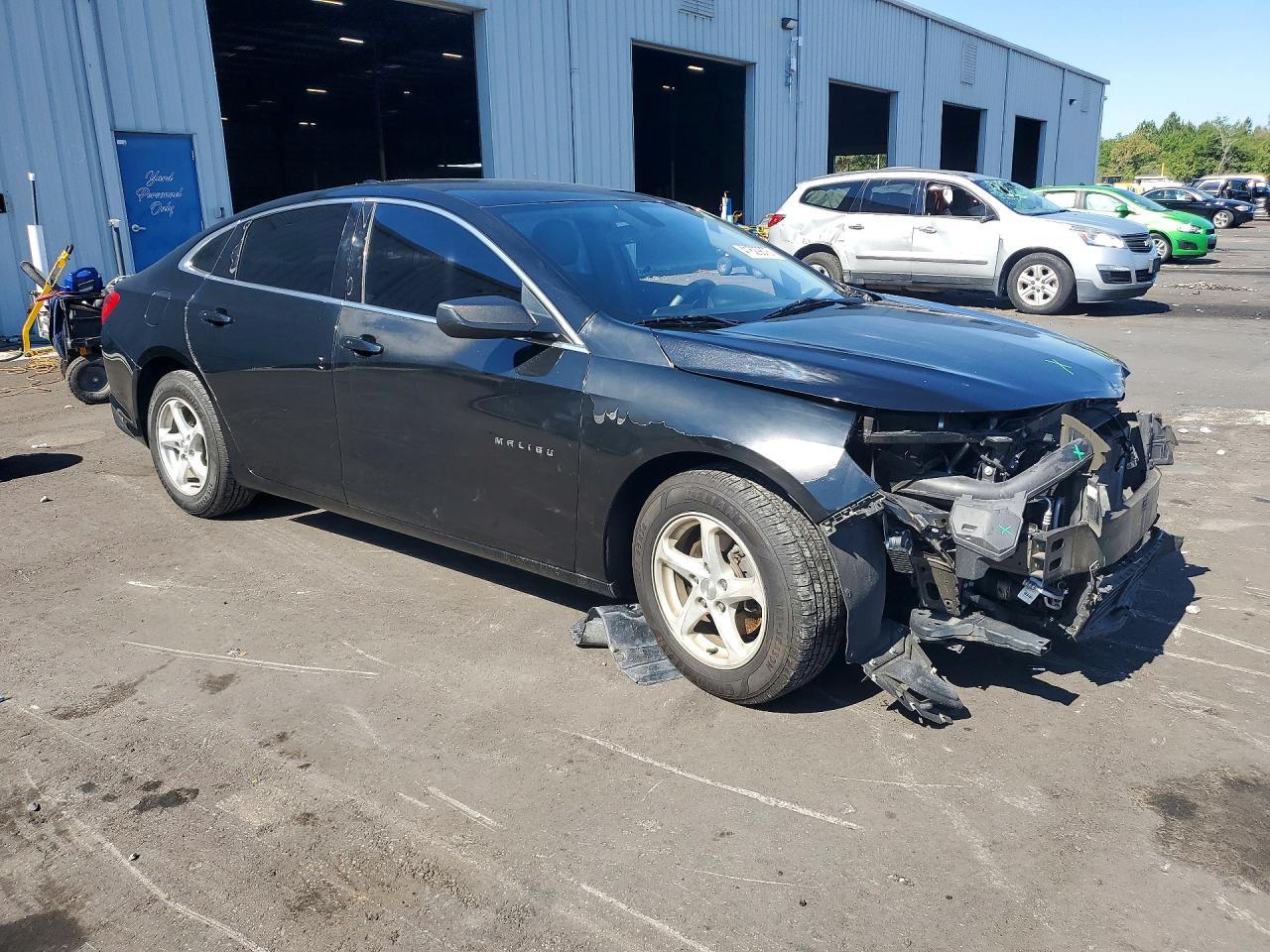 2018 Chevrolet Malibu Ls - Image 4