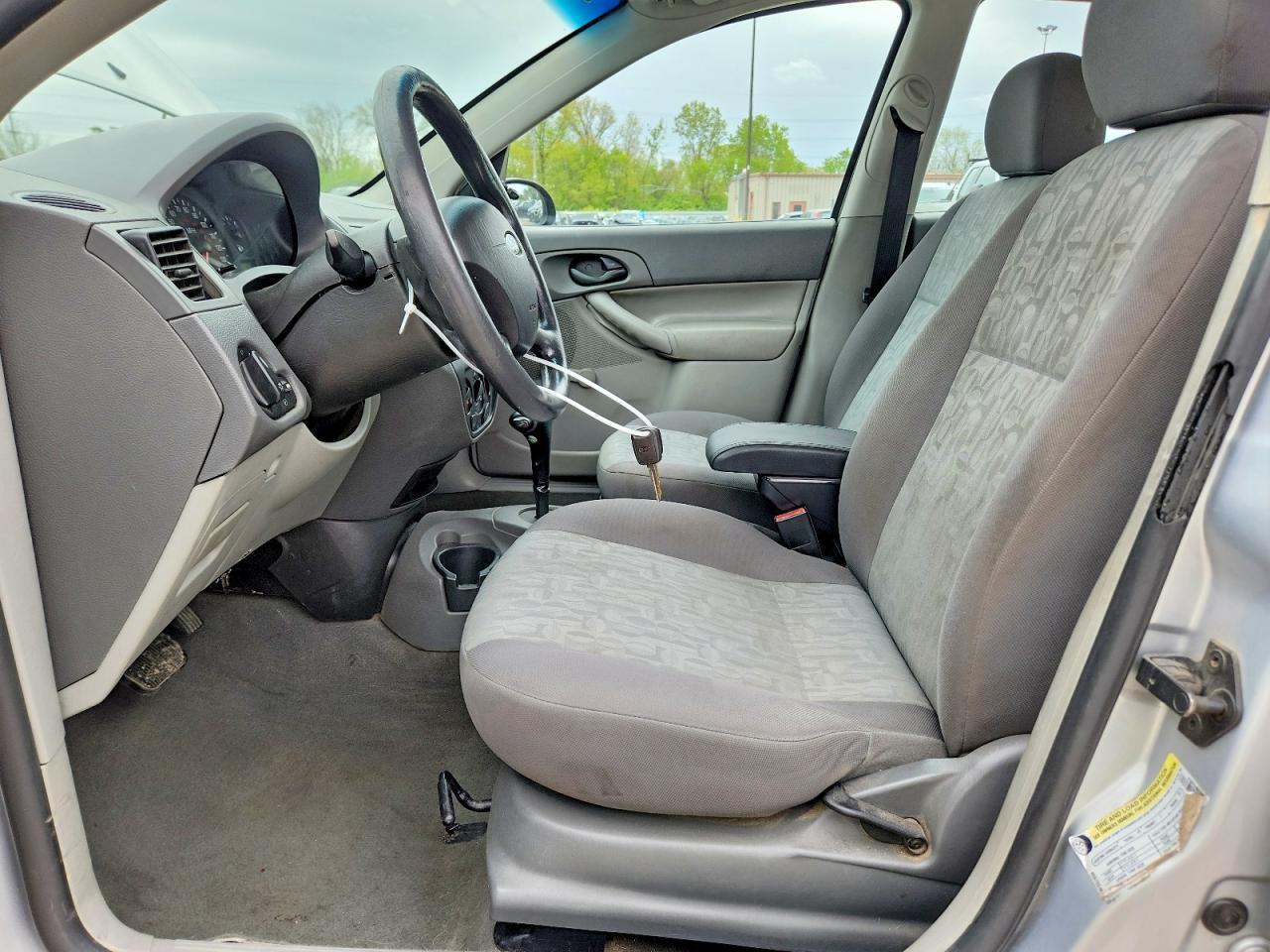 2005 Ford Focus Zx4 - Image 7
