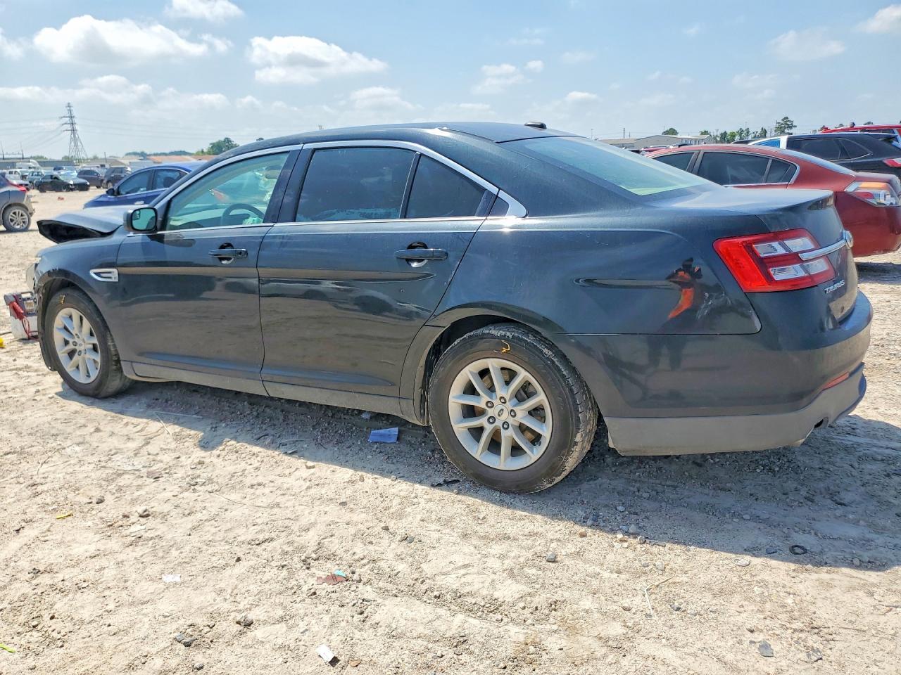 2013 Ford Taurus Se - Image 2