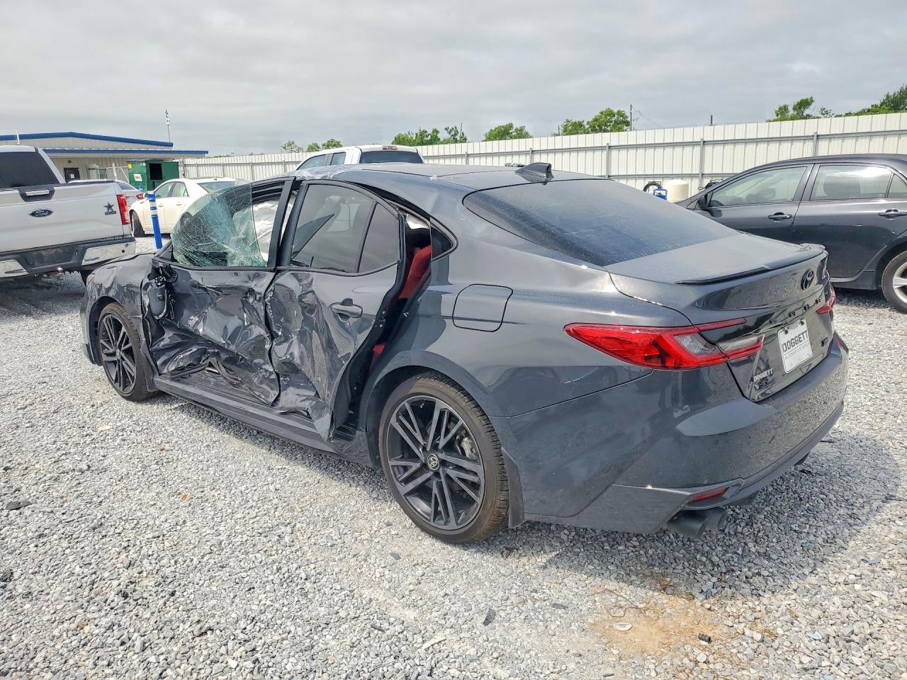 2025 Toyota Camry Xse - Фото 2
