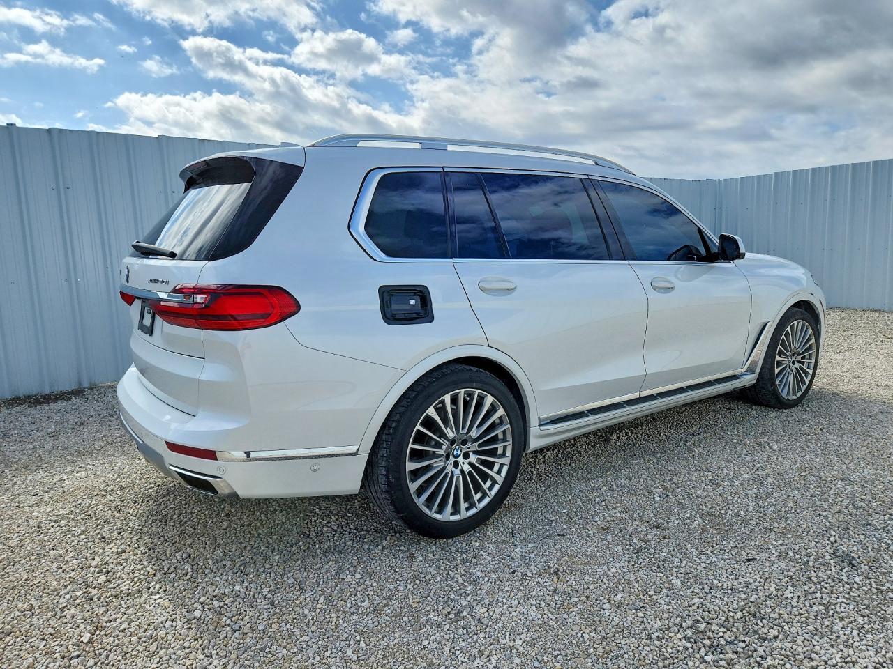 2019 BMW X7 xDrive50I - Фото 3