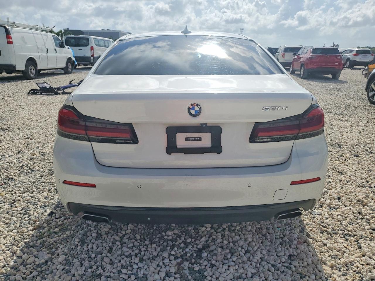2021 BMW 530 I - Фото 6