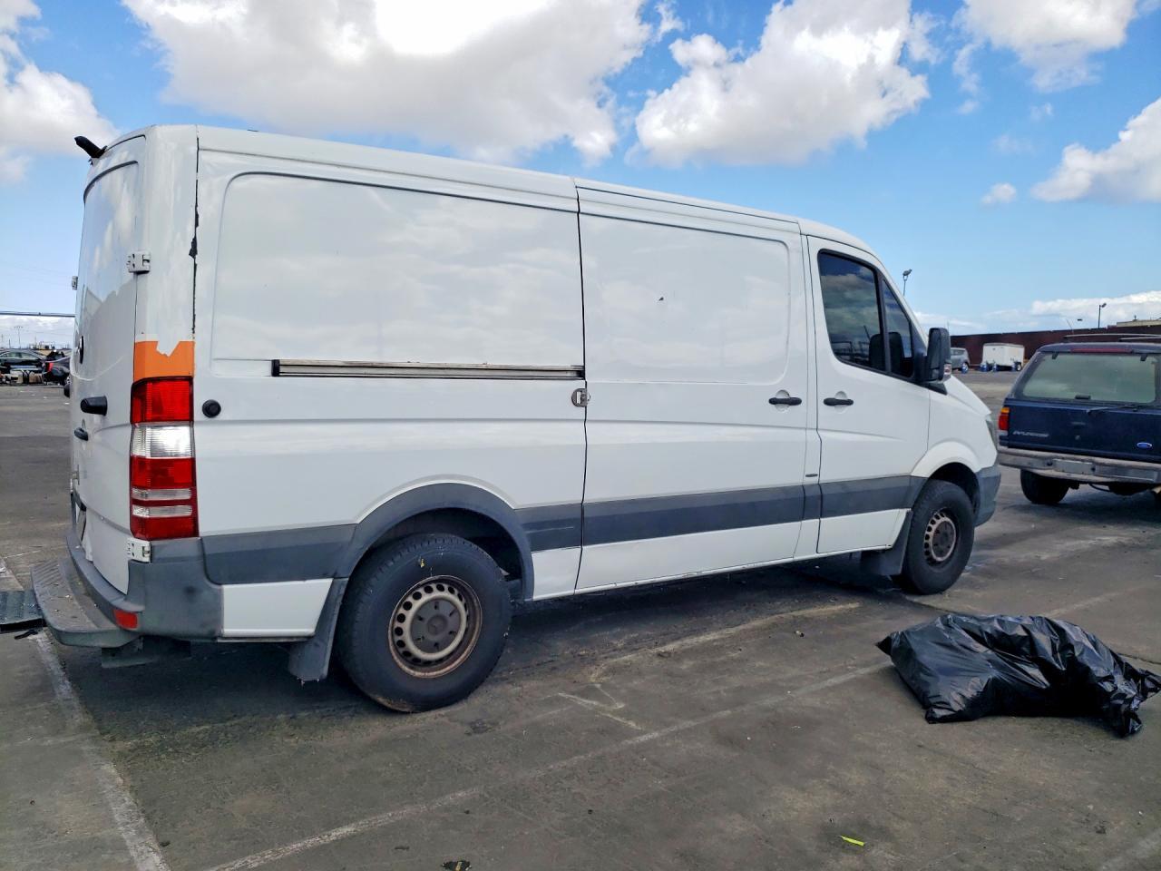 2015 Mercedes-Benz Sprinter 2500 - Фото 3