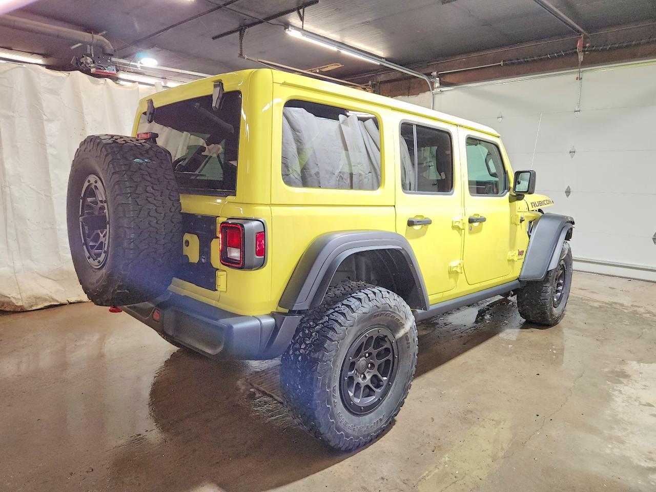 2023 Jeep Wrangler Rubicon - Фото 3