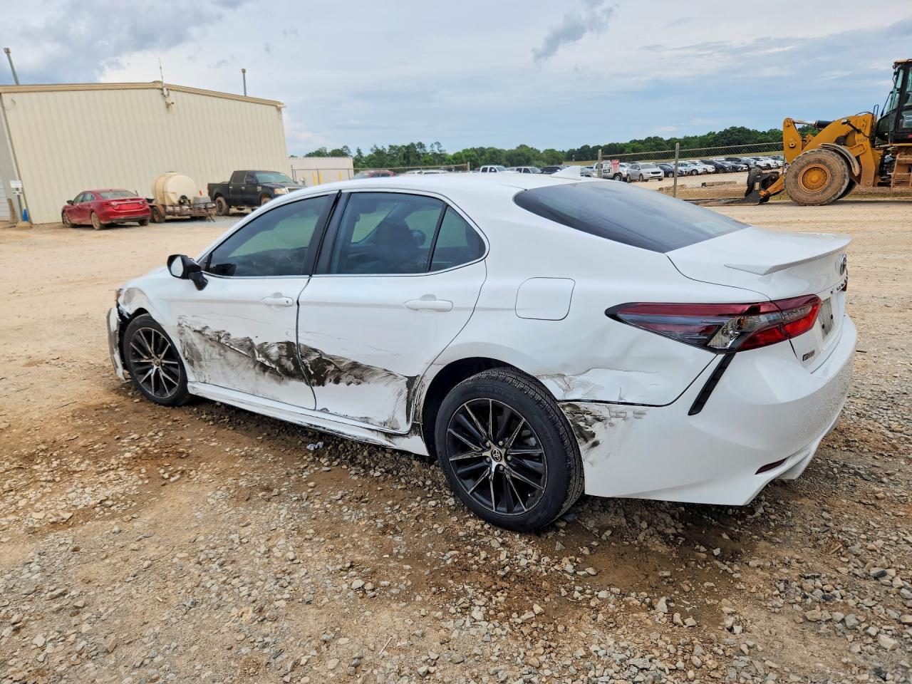 2024 Toyota Camry Se - Фото 2