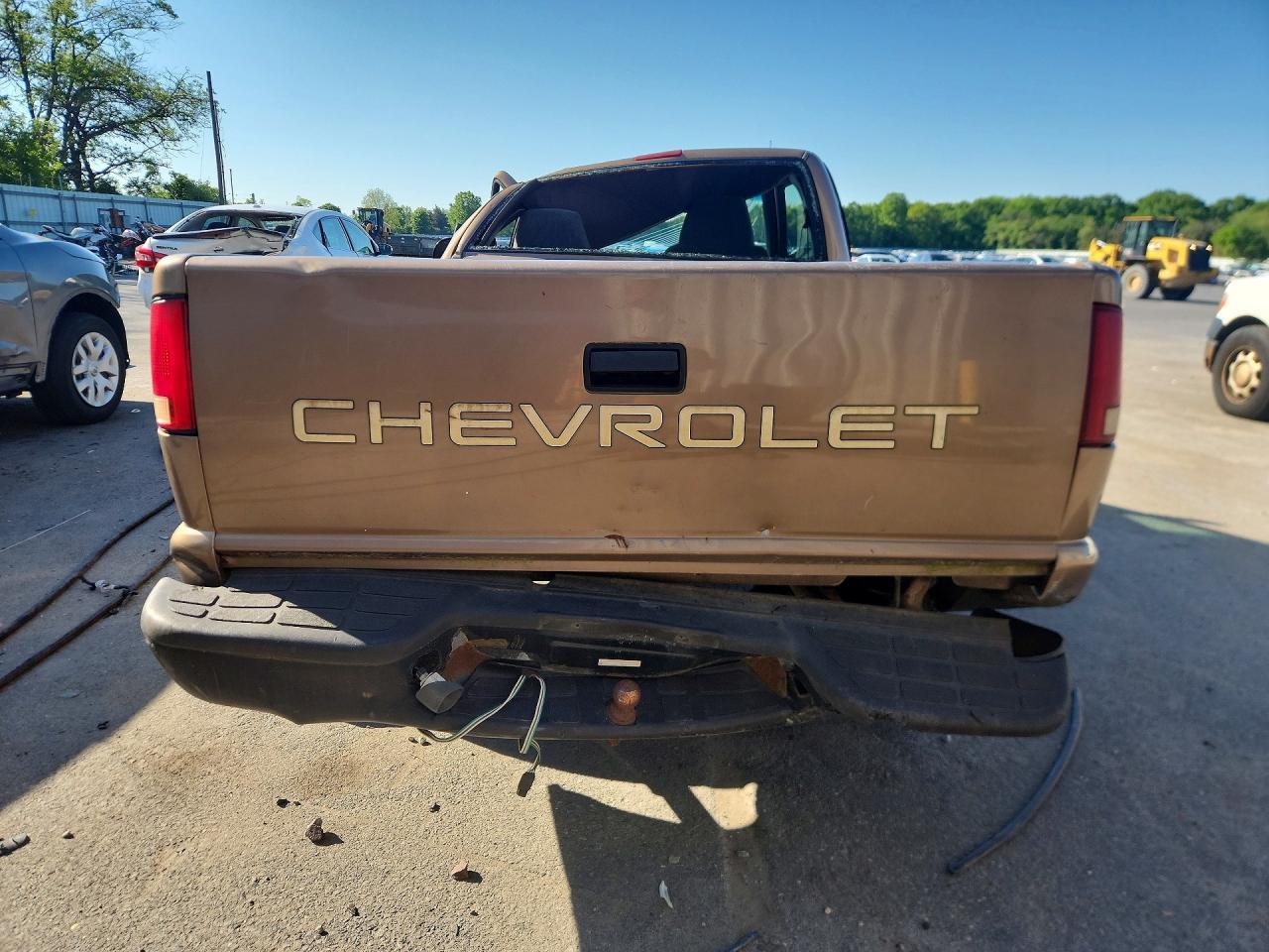 2002 Chevrolet S Truck S10 - Фото 6