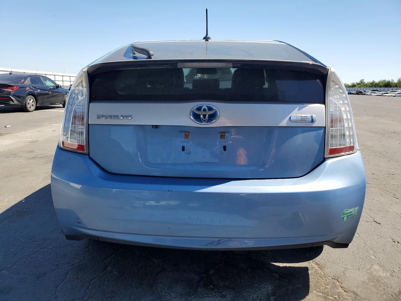 2014 Toyota Prius Plug-In Hybrid Advanced - Image 6