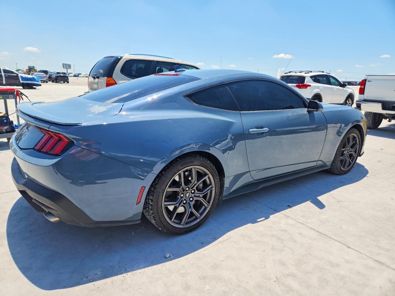2024 Ford Mustang - Фото 3