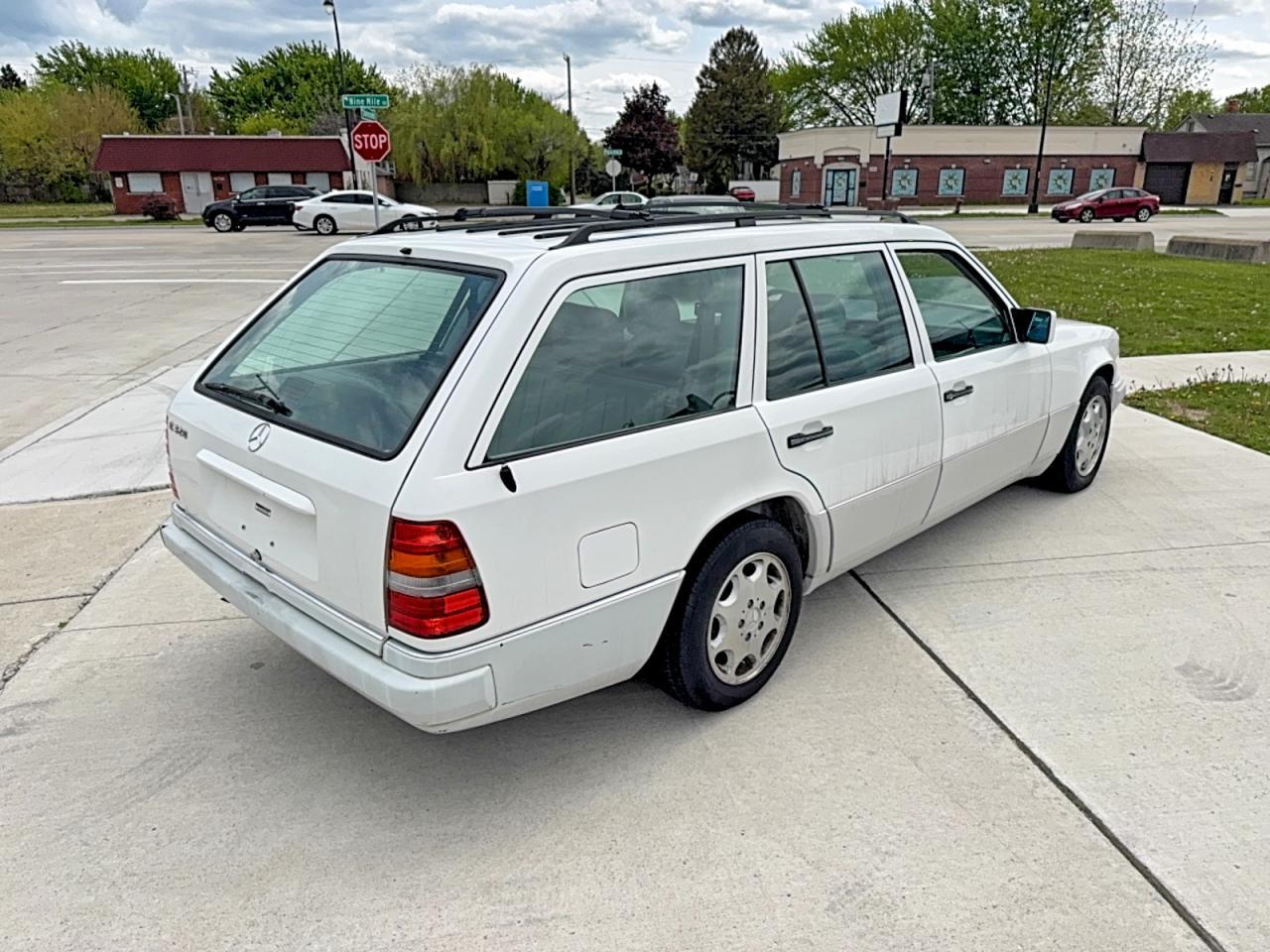 1995 Mercedes-Benz E 320 - Фото 4