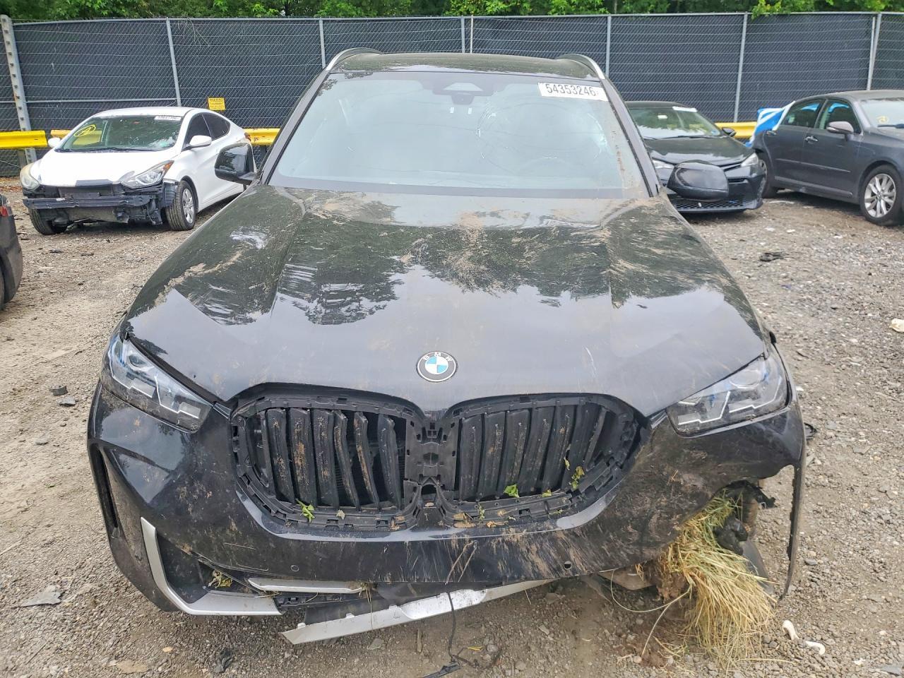 2025 BMW X5 xDrive40I - Image 5