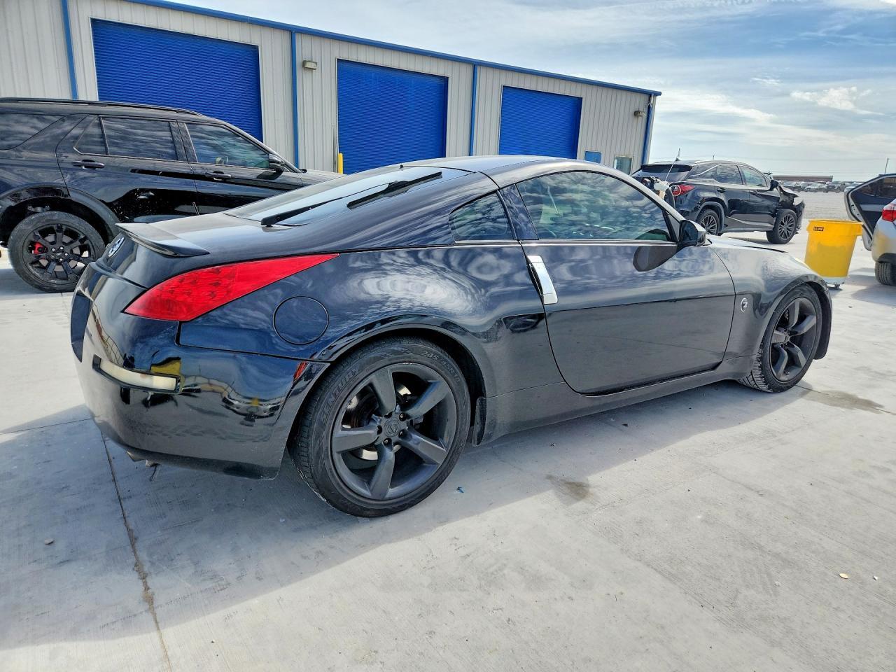 2006 Nissan 350Z Coupe - Фото 3