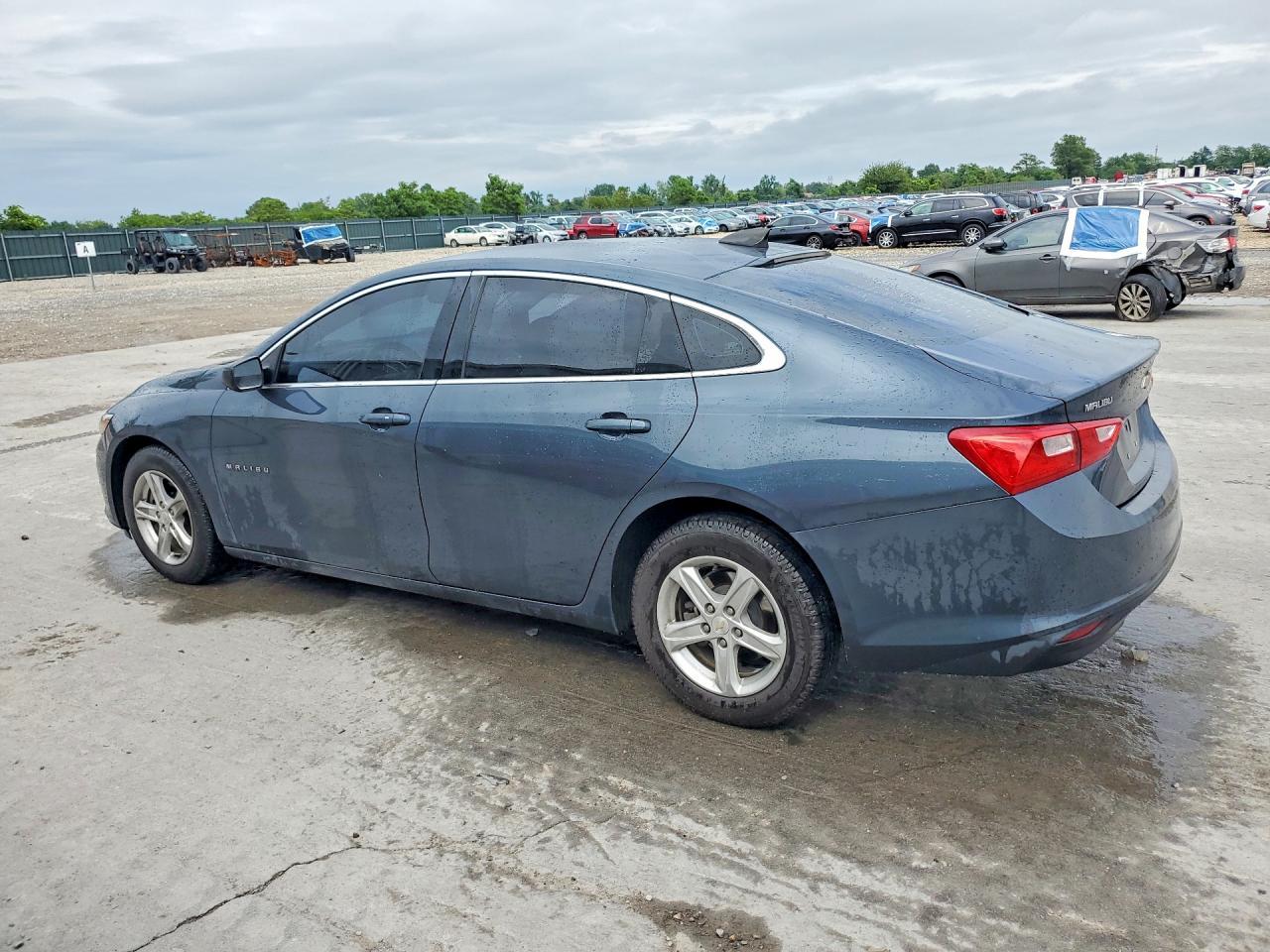 2020 Chevrolet Malibu Ls - Фото 2