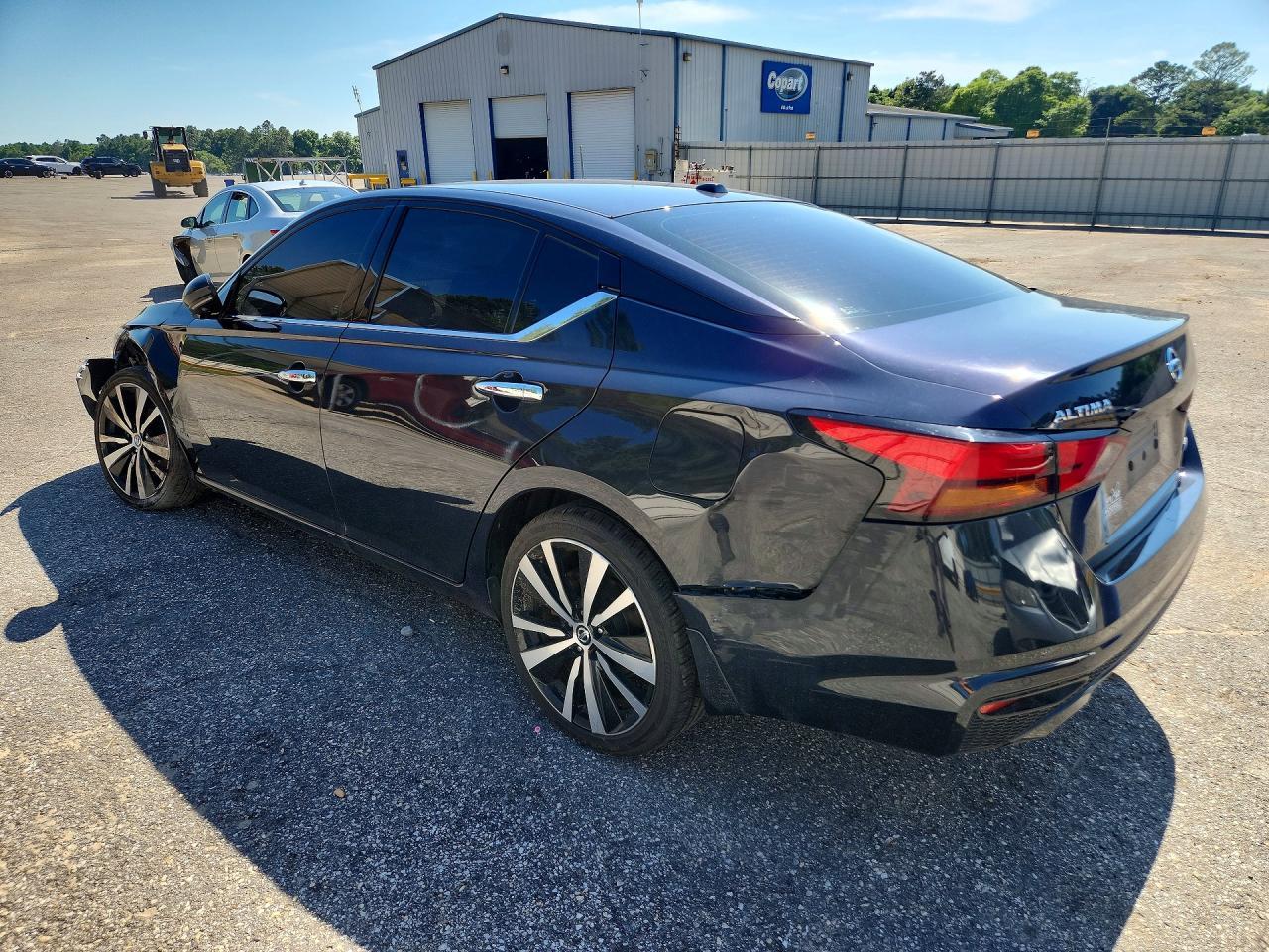 2019 Nissan Altima Platinum - Фото 2