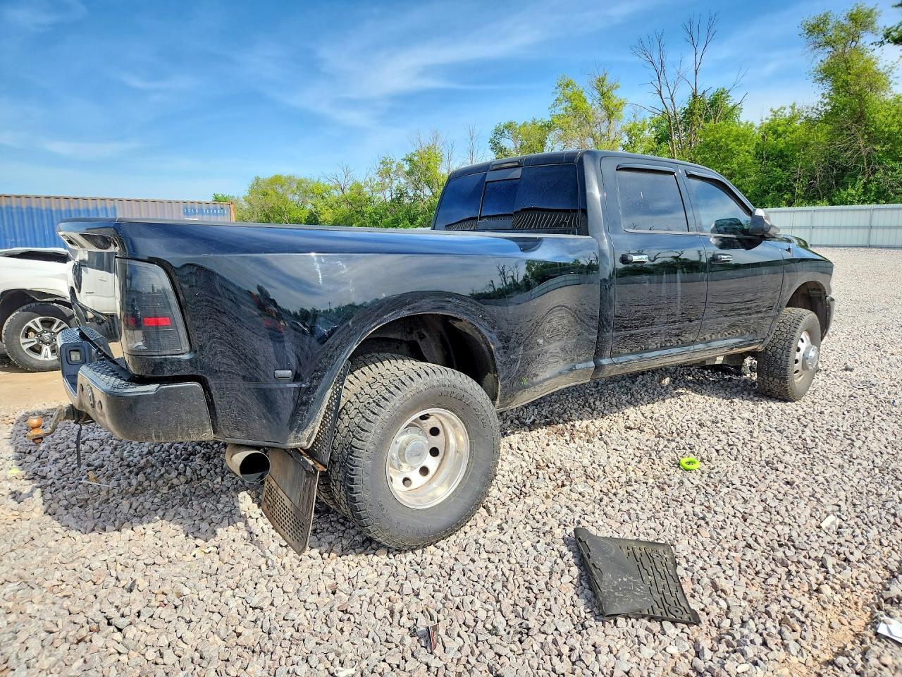 2015 Ram 3500 Slt - Image 3