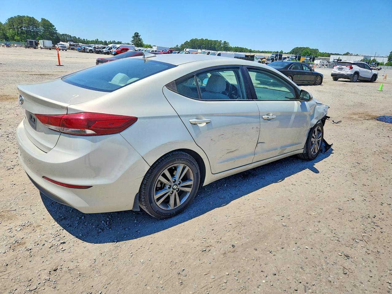 2018 Hyundai Elantra Value Edition - Фото 3