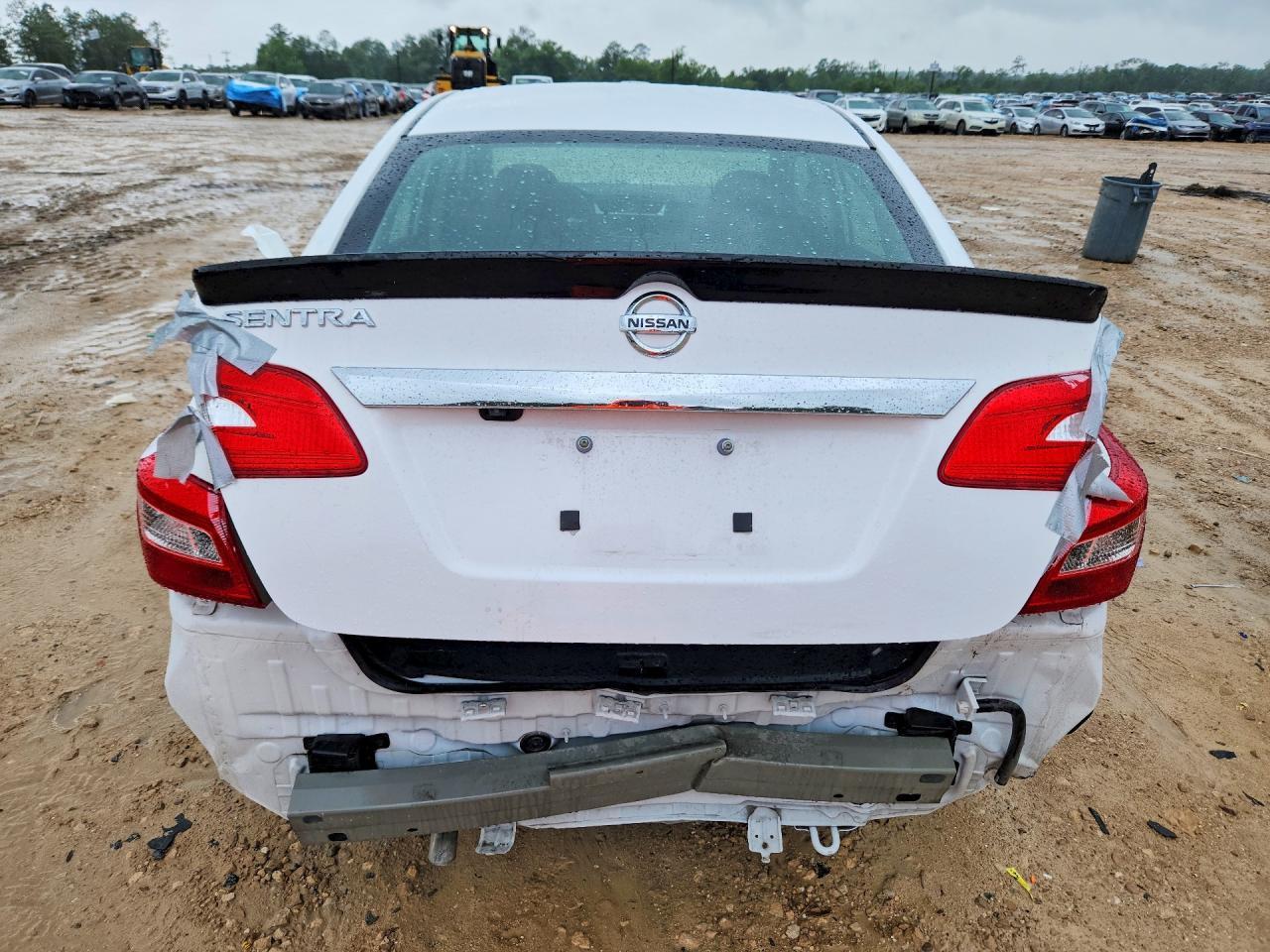 2018 Nissan Sentra S - Image 6