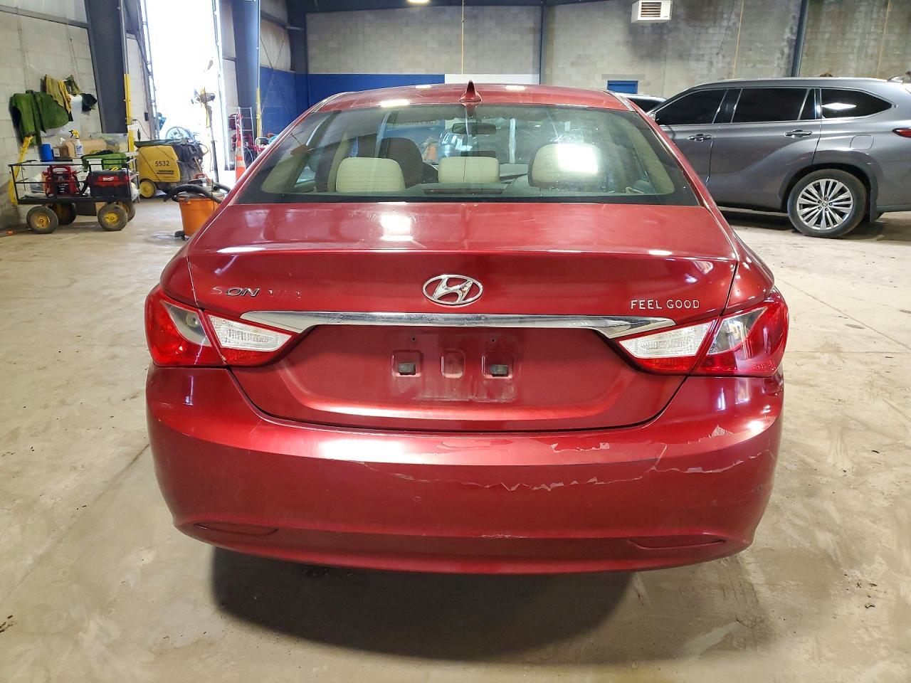 2011 Hyundai Sonata Gls - Image 6