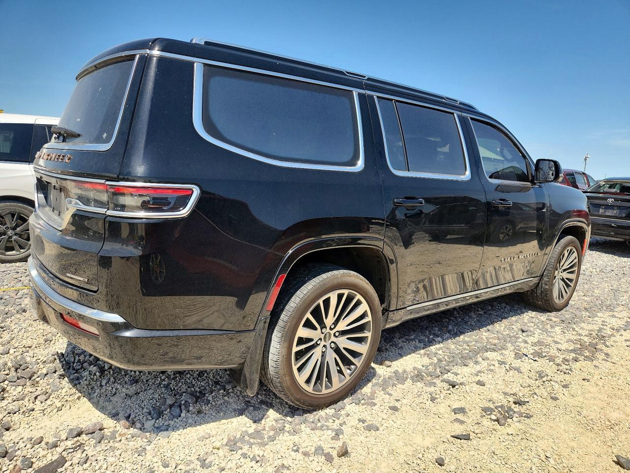 2022 Jeep Grand Wagoneer Series Iii - Image 3