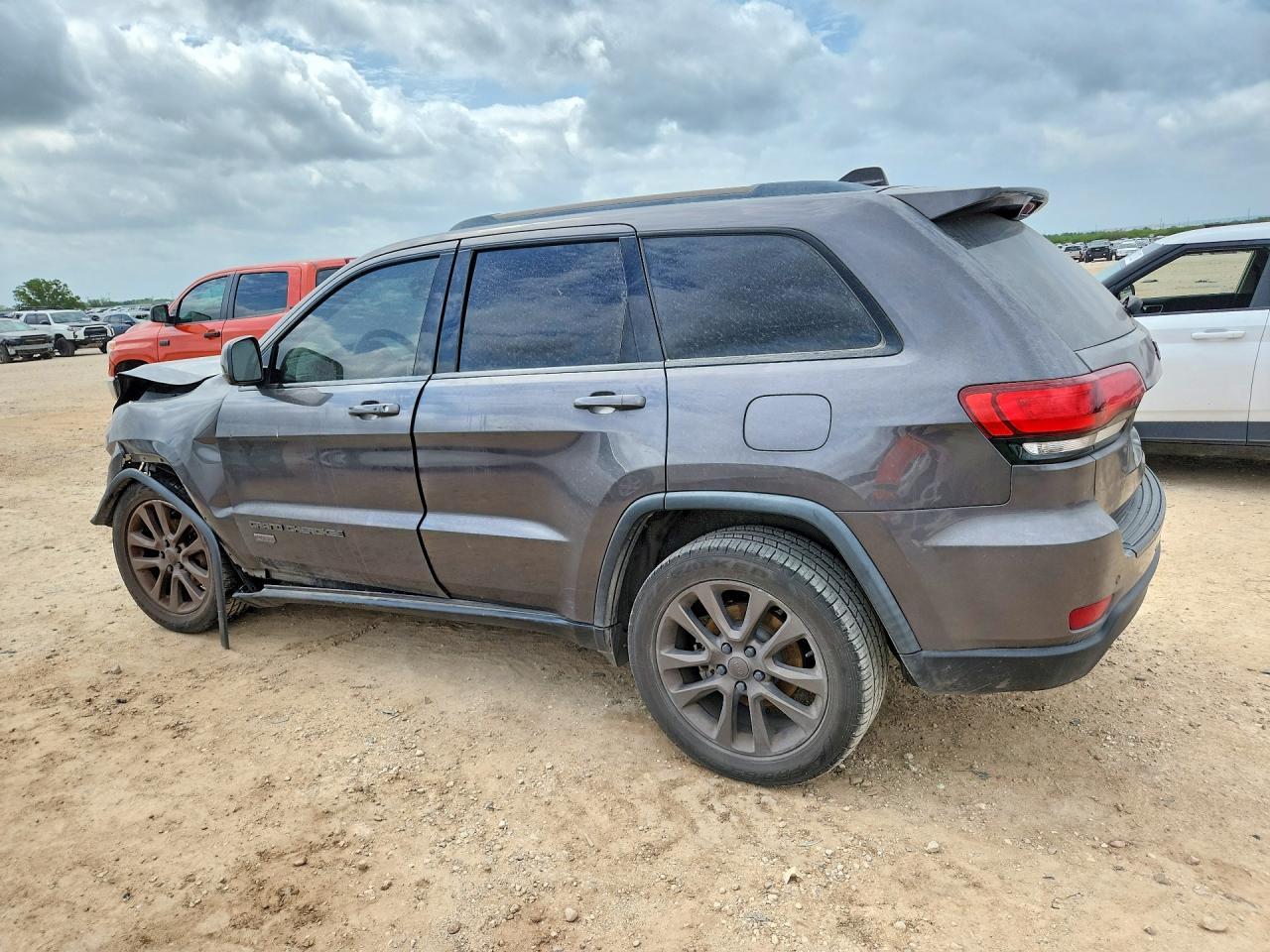 2017 Jeep Grand Cherokee Laredo - Фото 2