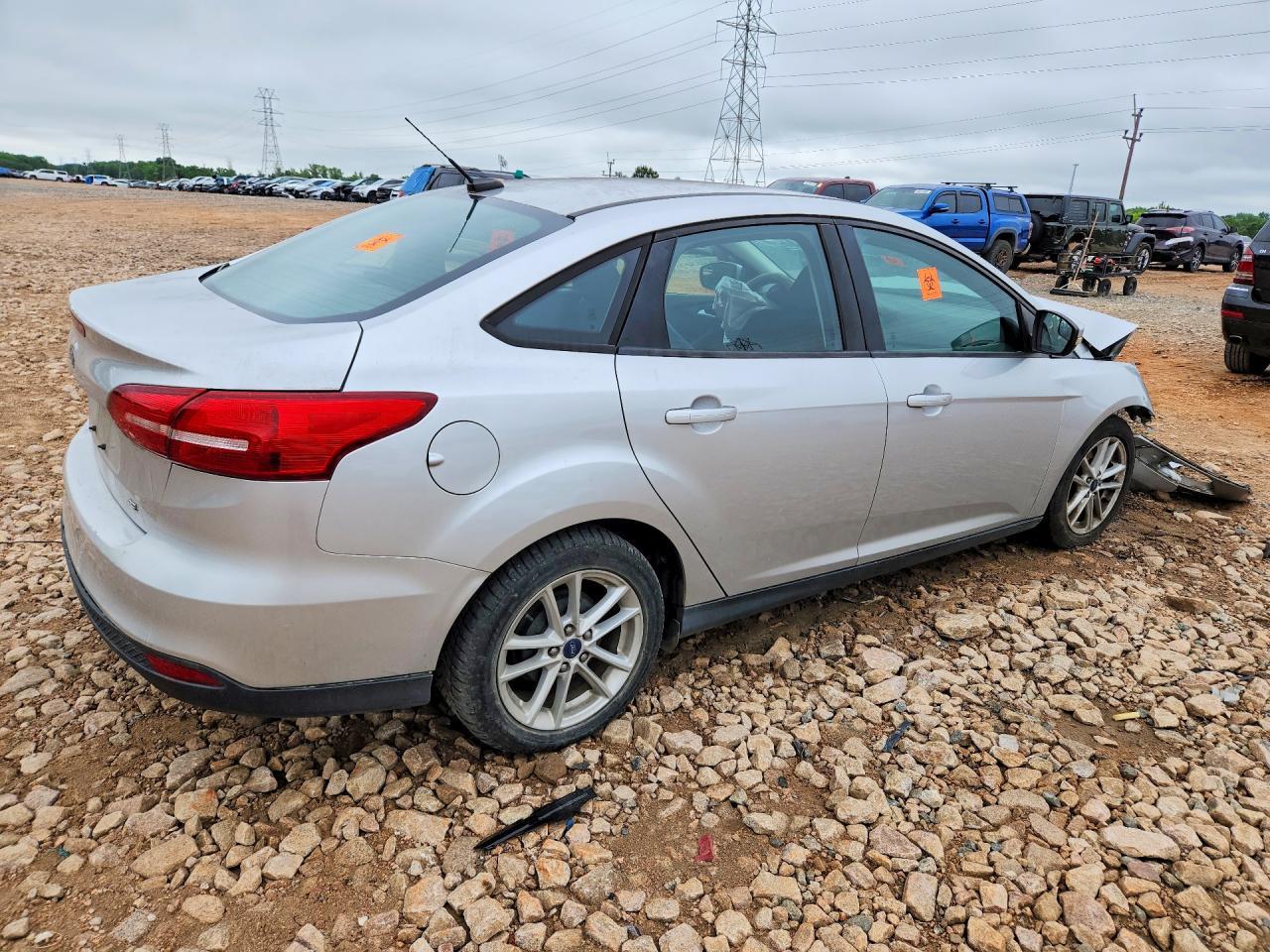 2017 Ford Focus Se - Image 3